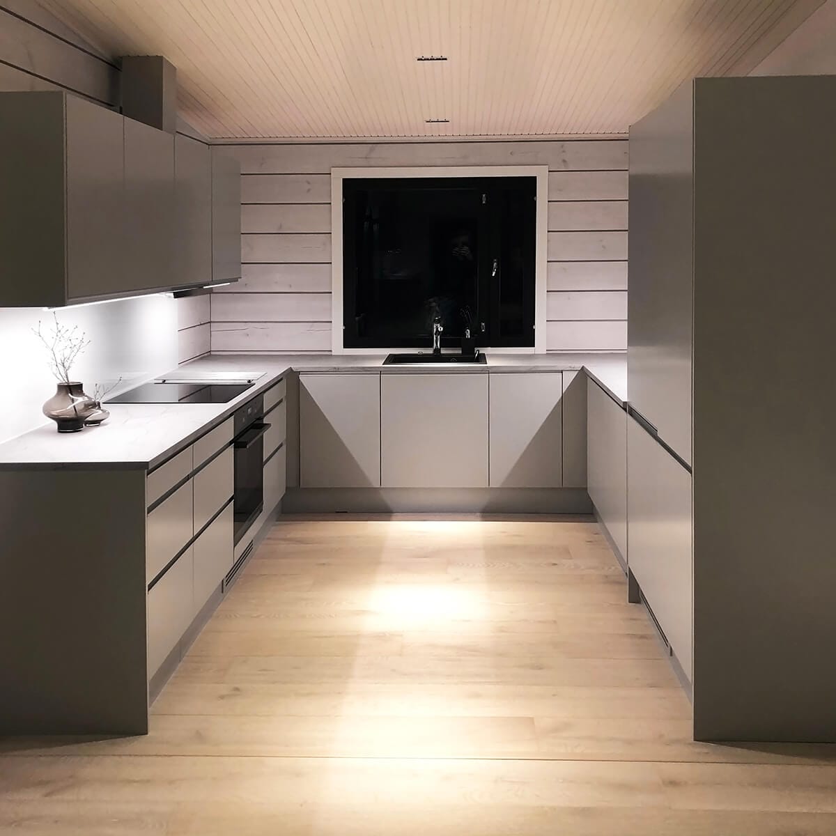 10 - LedStore For the lighting design, a scale drawing of the kitchen was also needed